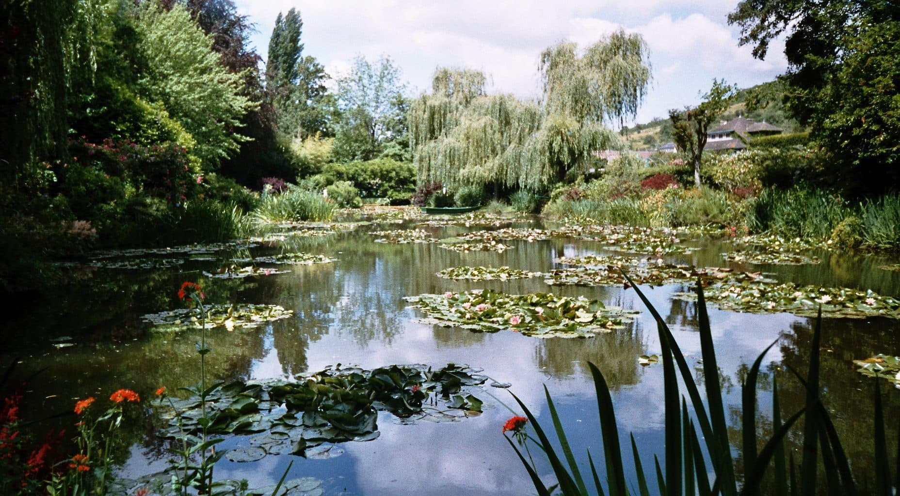 Giverny at Opening Time: Monet's House & Gardens - Image 1