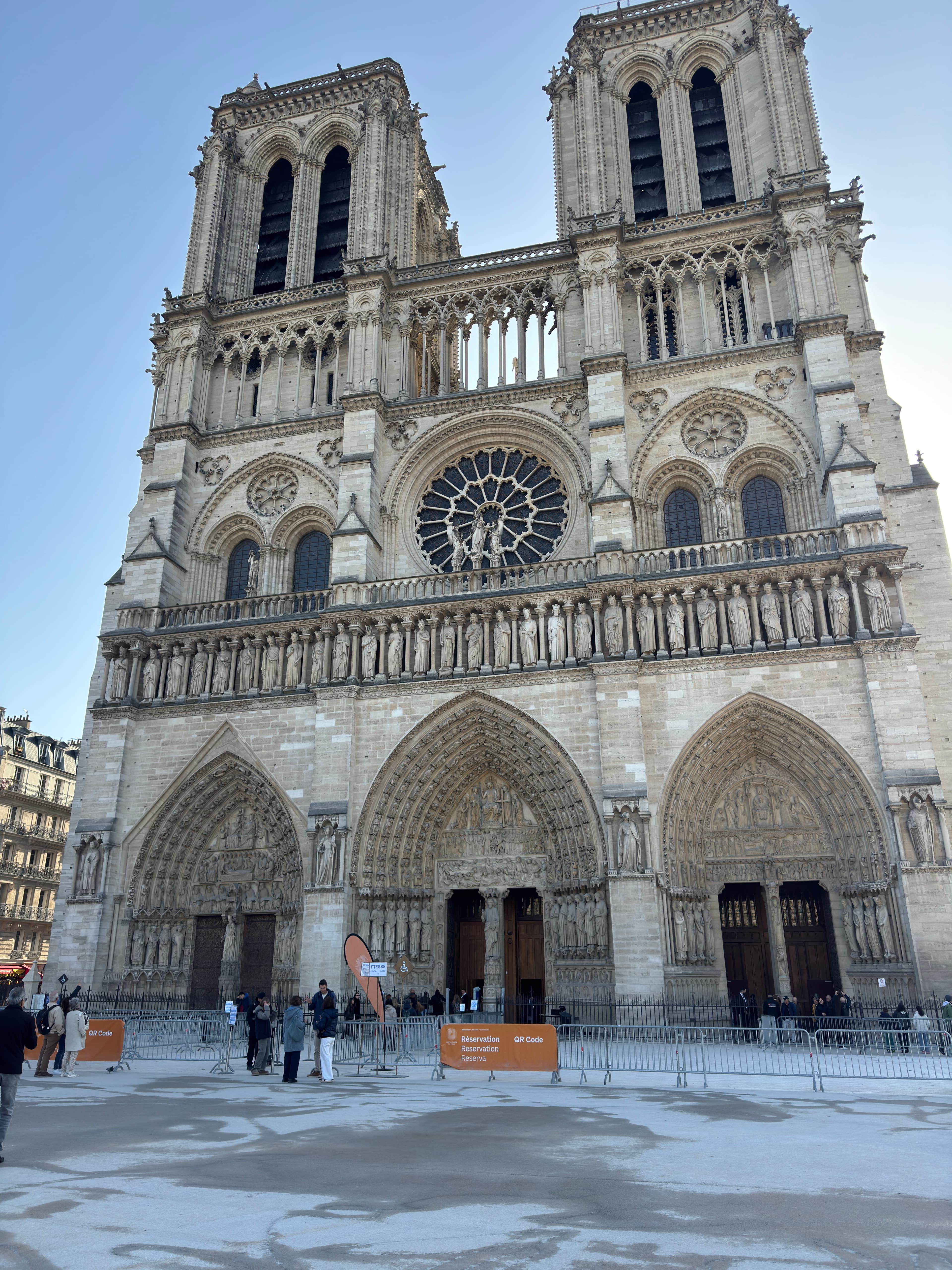 Sainte Chapelle and Notre Dame - Image 1