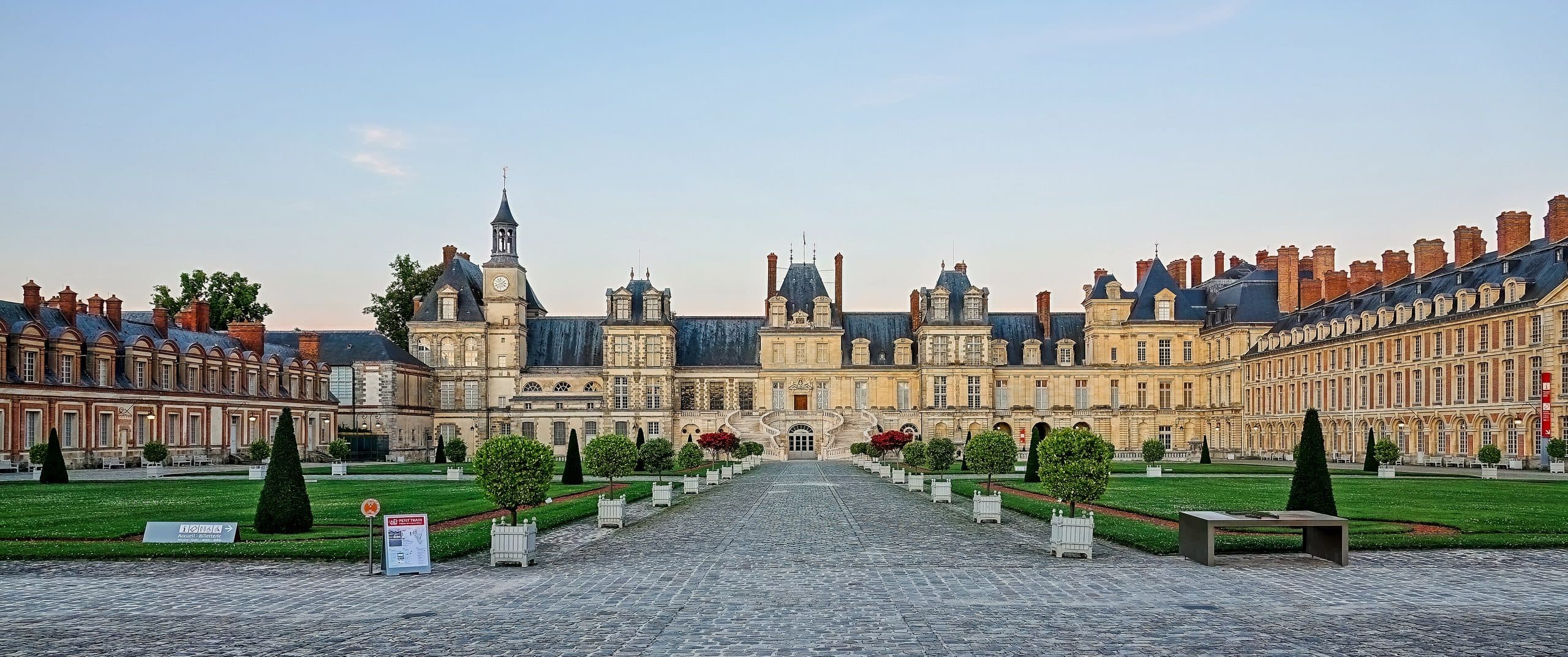Fontainebleau: The House of Kings